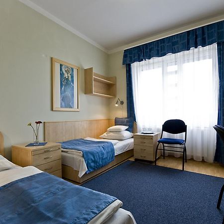 Hotel Kerpely Dunaújváros Extérieur photo
