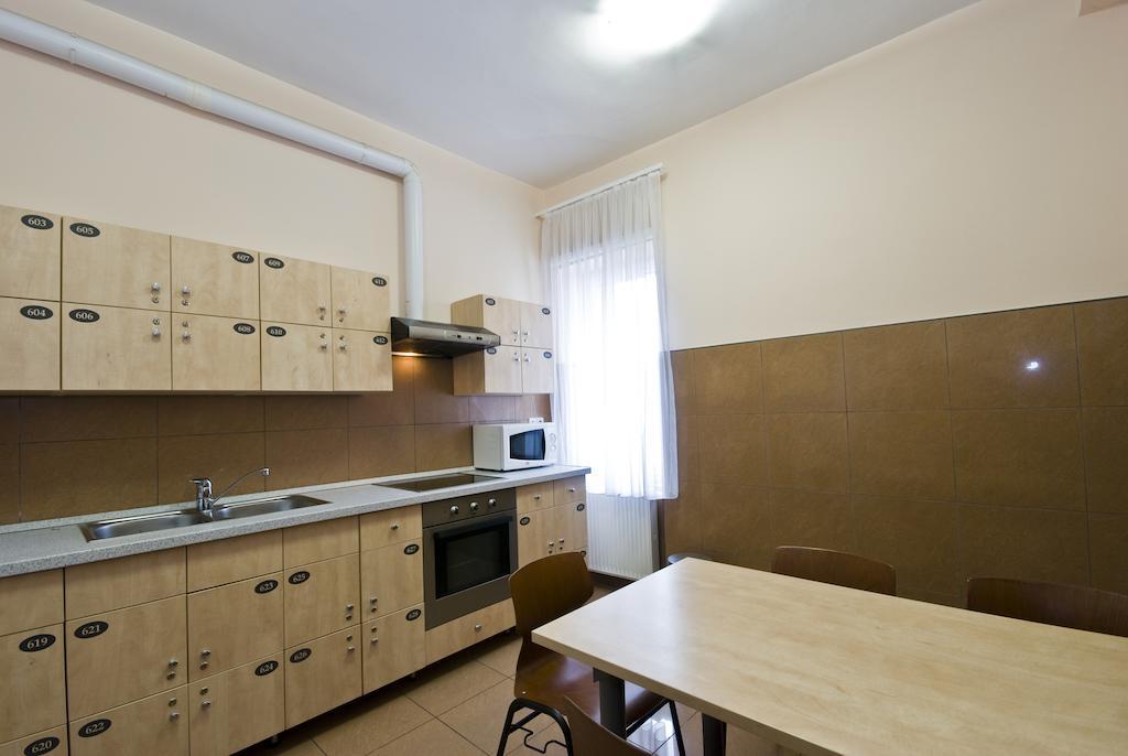Hotel Kerpely Dunaújváros Extérieur photo