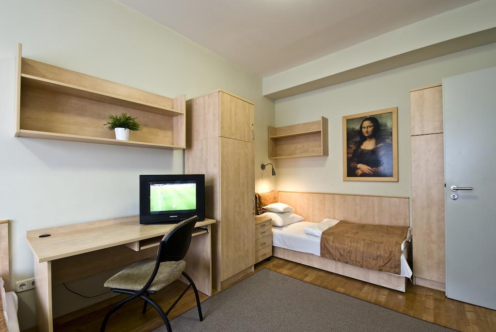 Hotel Kerpely Dunaújváros Chambre photo