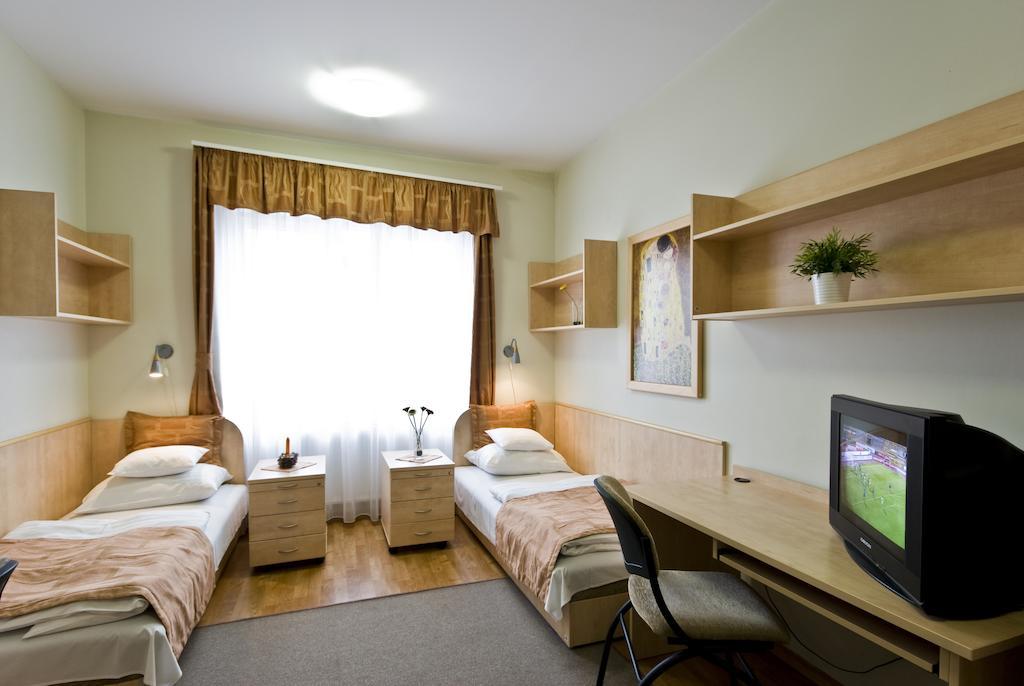 Hotel Kerpely Dunaújváros Chambre photo