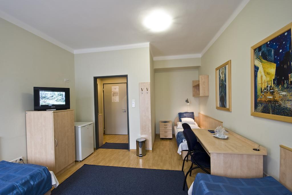 Hotel Kerpely Dunaújváros Chambre photo