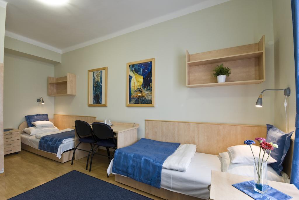 Hotel Kerpely Dunaújváros Chambre photo