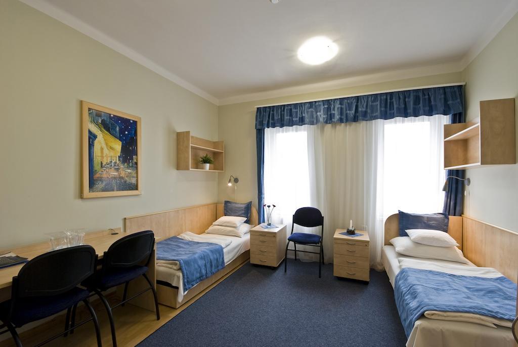 Hotel Kerpely Dunaújváros Chambre photo